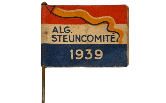 Speldje donatie Algemeen Steuncomité 1939