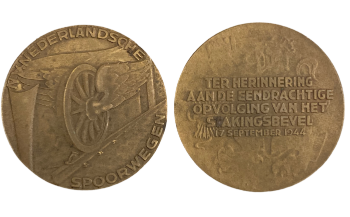 Legpenning ter herinnering aan de Spoorwegstaking die startte op 17 september 1944.