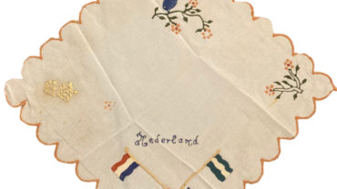 Zakdoekje Nederland 10 mei 1940 gemaakt door onderduikers