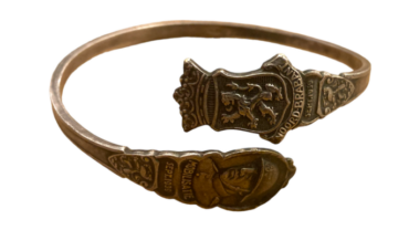 Armband met het Wapen van Noord Brabant uit de Mobilisatie sept 1939 serie met de gehelmde soldaat