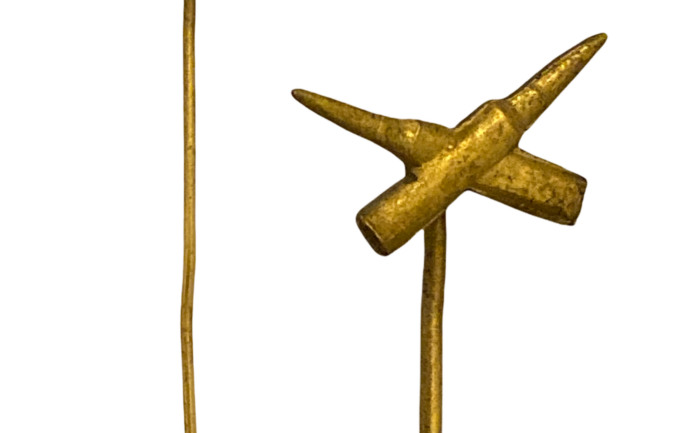 Speldje Mitrailleurs van Koninklijke Begeer te Voorschoten